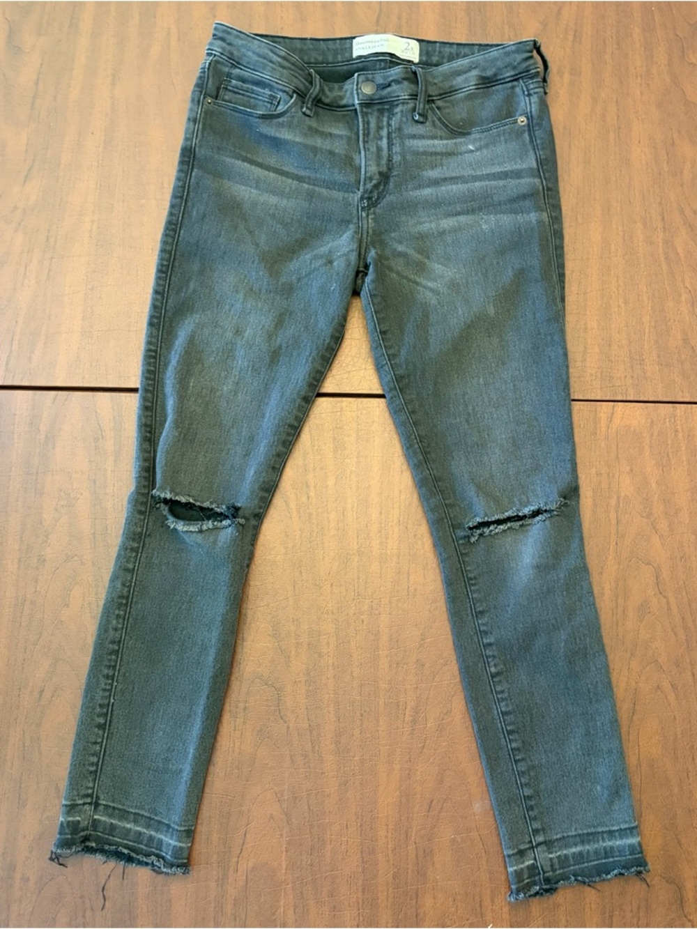 Abercrombie & Fitch Women's Skinny Jeans - Charcoal Gray with Knee Rips